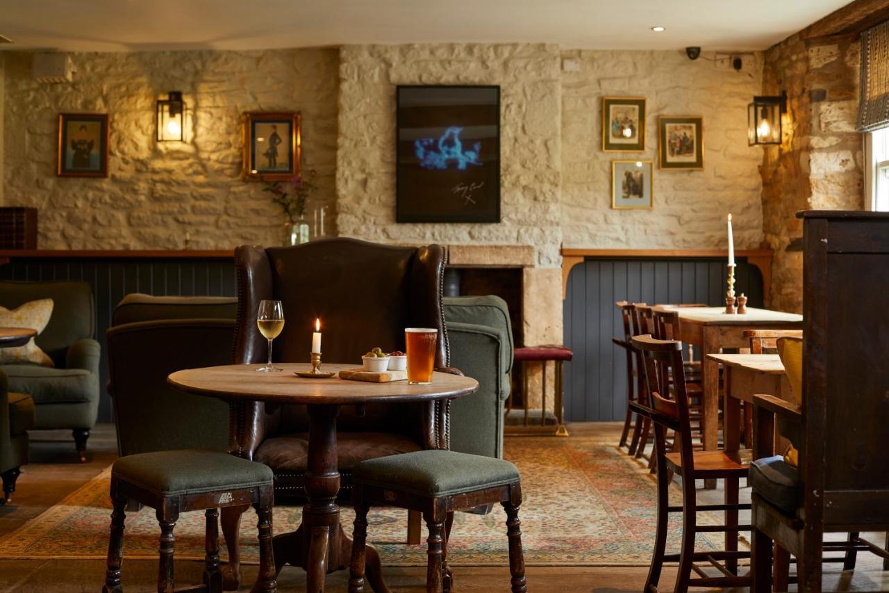 Hotel The Kingham Plough Exterior foto