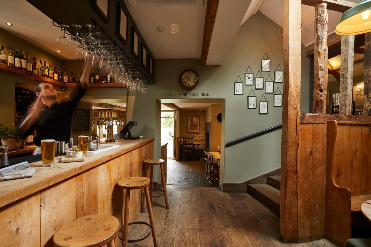 Hotel The Kingham Plough Exterior foto