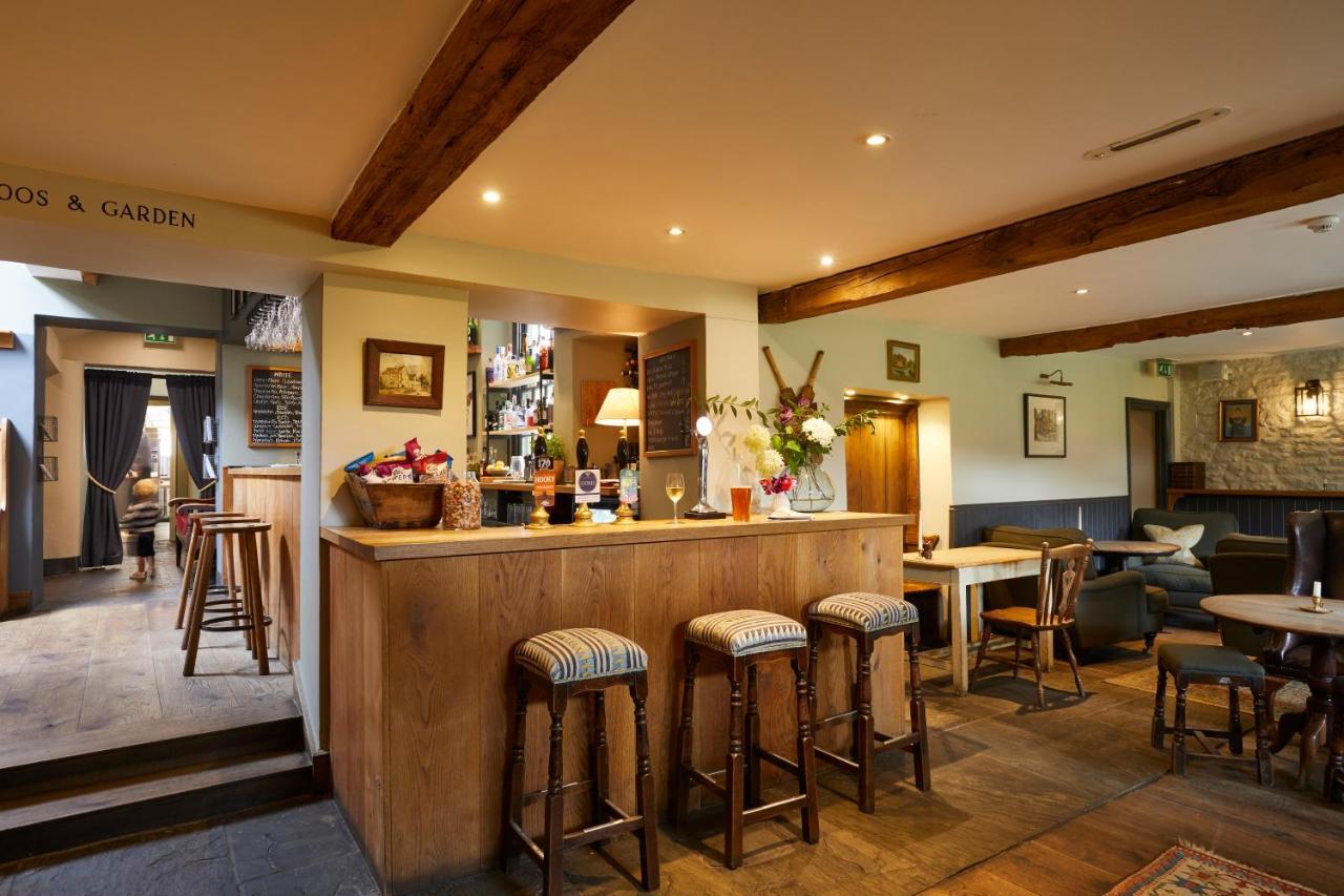 Hotel The Kingham Plough Exterior foto
